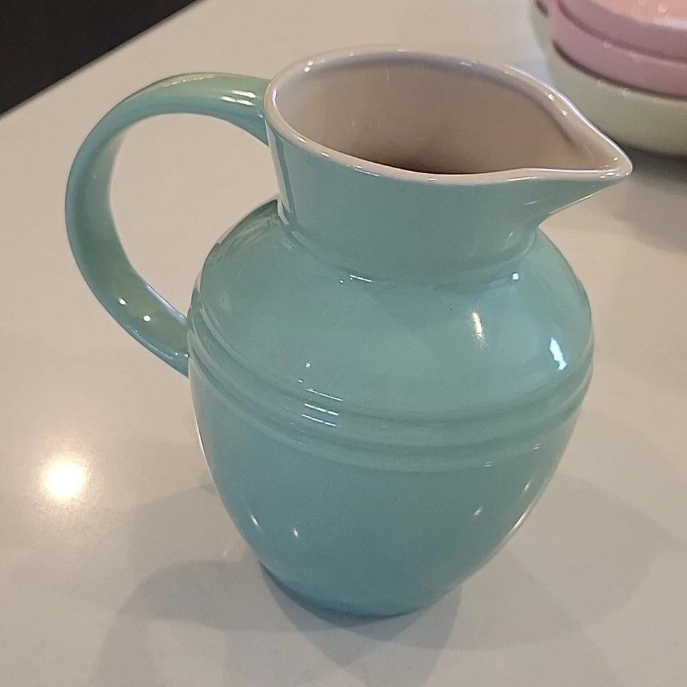 Like New Le Creuset Cool Mint Pitcher